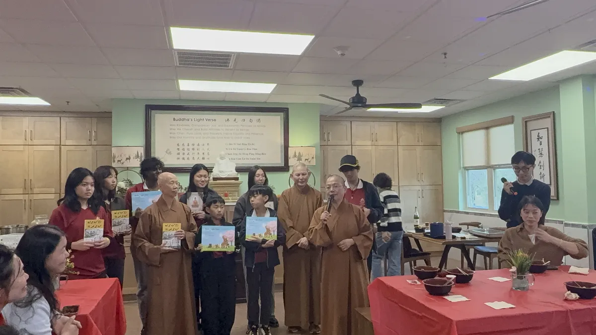Xiangyun Temple Welcomes the New Year with Volunteer Appreciation Ceremony in Chinese and English